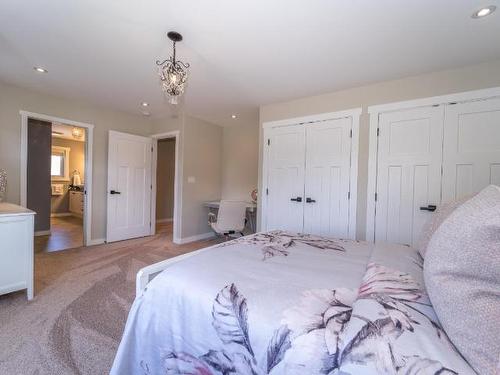 2259 Burgess Ave, Merritt, BC - Indoor Photo Showing Bedroom