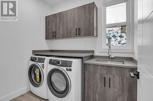3576 Silver Way, West Kelowna, BC - Indoor Photo Showing Laundry Room