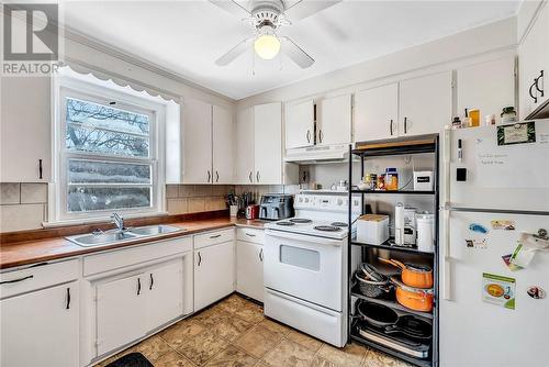 101-103 Edmund Street, Greater Sudbury, ON - Indoor Photo Showing Kitchen With Double Sink