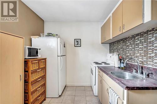 101-103 Edmund Street, Greater Sudbury, ON - Indoor Photo Showing Kitchen