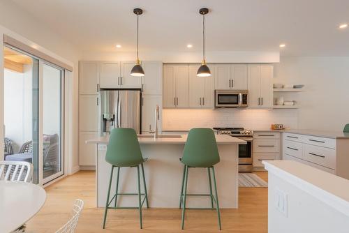 4 - 2452 Washington Street, Rossland, BC - Indoor Photo Showing Kitchen With Stainless Steel Kitchen With Upgraded Kitchen