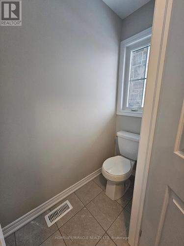 133 Aquasanta Crescent, Hamilton, ON - Indoor Photo Showing Bathroom