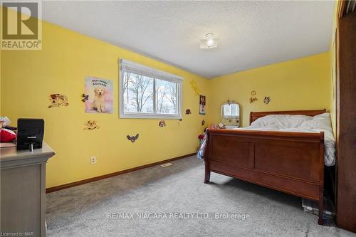 37 Farmington Dr, St. Catharines, ON - Indoor Photo Showing Bedroom