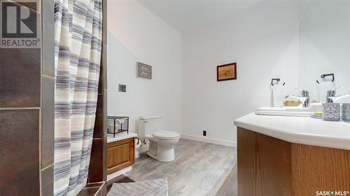 400 2128 Dewdney Avenue, Regina, SK - Indoor Photo Showing Bathroom