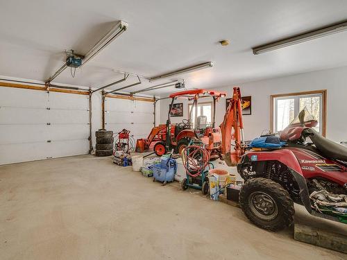 Garage - 1136 Ch. Du Lac-Connelly, Saint-Hippolyte, QC - Indoor Photo Showing Garage