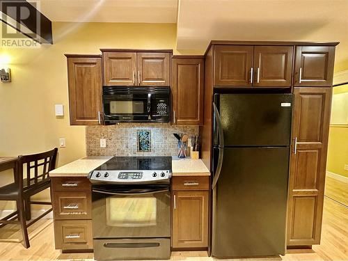 15835 Ackerman Road, Lake Country, BC - Indoor Photo Showing Kitchen