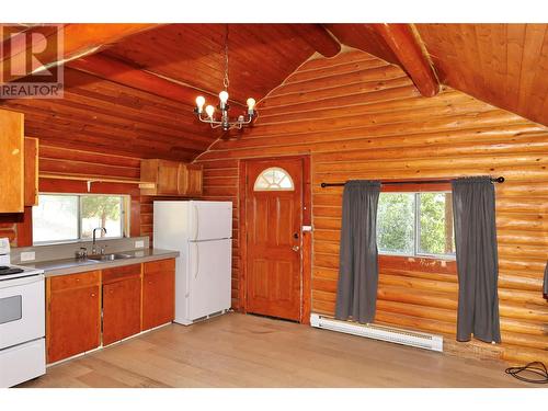 163 Willowbrook Road, Oliver, BC - Indoor Photo Showing Kitchen