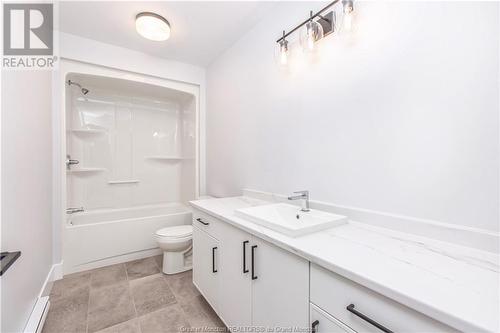 119 Ashland Cres, Riverview, NB - Indoor Photo Showing Kitchen With Double Sink With Upgraded Kitchen
