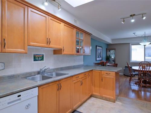 308-200 Dougall Road, Kelowna, BC - Indoor Photo Showing Kitchen With Double Sink