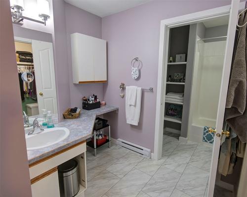 126 Verna Court, Kelowna, BC - Indoor Photo Showing Bathroom