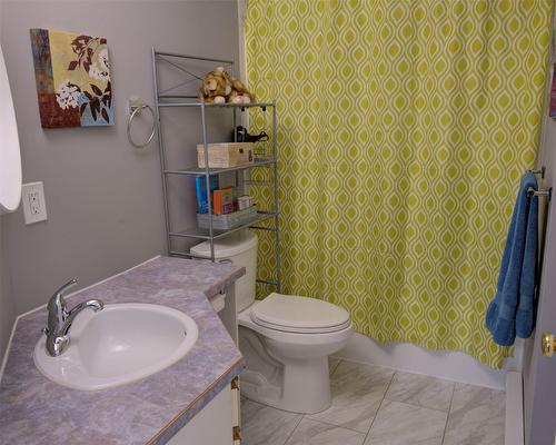 126 Verna Court, Kelowna, BC - Indoor Photo Showing Bathroom