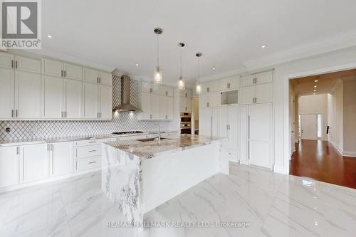 51A Puccini Dr, Richmond Hill, ON - Indoor Photo Showing Kitchen With Upgraded Kitchen