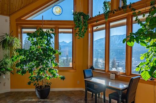 420 Ottoson Road, Golden, BC - Indoor Photo Showing Dining Room
