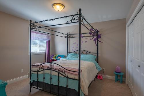1067 Bridgeview Crescent, Castlegar, BC - Indoor Photo Showing Bedroom