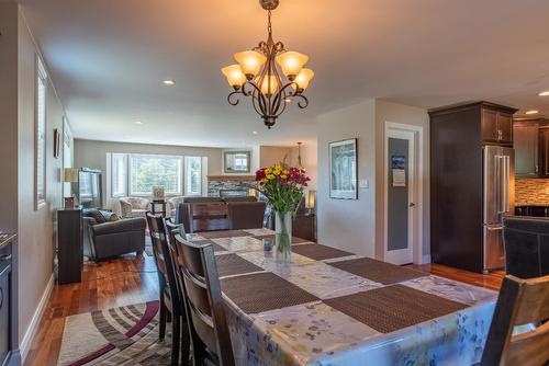 1067 Bridgeview Crescent, Castlegar, BC - Indoor Photo Showing Dining Room