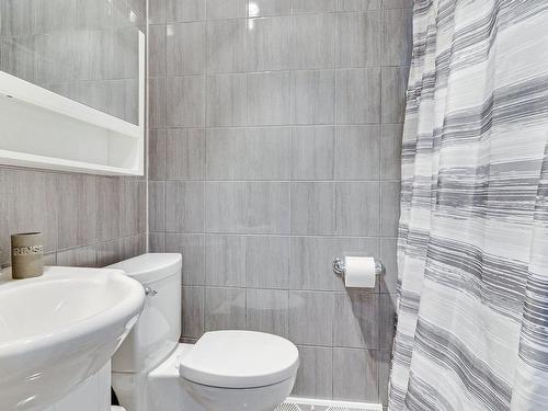 Salle de bains - 269 Rue De Berri, Laval (Pont-Viau), QC - Indoor Photo Showing Bathroom
