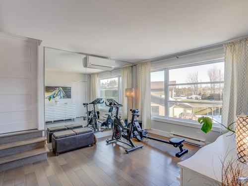 IntÃ©rieur - 1525 Rue Dorion, Laval (Duvernay), QC - Indoor Photo Showing Gym Room