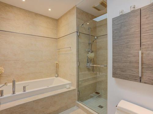 Salle de bains - 1525 Rue Dorion, Laval (Duvernay), QC - Indoor Photo Showing Bathroom
