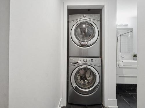 Laundry room - 512-1450 Rue Parthenais, Montréal (Ville-Marie), QC - Indoor Photo Showing Laundry Room