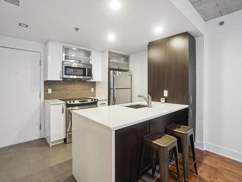 Kitchen - 512-1450 Rue Parthenais, Montréal (Ville-Marie), QC - Indoor Photo Showing Kitchen With Upgraded Kitchen