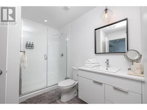 1083 Klo Road Unit# 503, Kelowna, BC - Indoor Photo Showing Bathroom