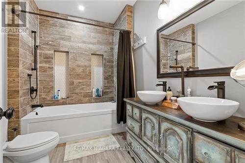 3921 Miller Road, Port Colborne, ON - Indoor Photo Showing Bathroom