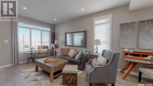 4430 Buckingham Drive, Regina, SK - Indoor Photo Showing Living Room