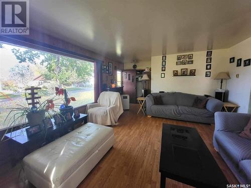 205 Oak Street, Porcupine Plain, SK - Indoor Photo Showing Living Room