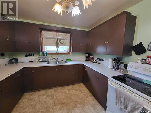 205 Oak Street, Porcupine Plain, SK - Indoor Photo Showing Kitchen With Double Sink