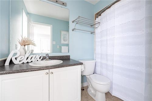 204 Springstead Avenue, Stoney Creek, ON - Indoor Photo Showing Bathroom