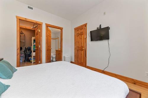 222 - 701 14A Crescent, Invermere, BC - Indoor Photo Showing Bedroom