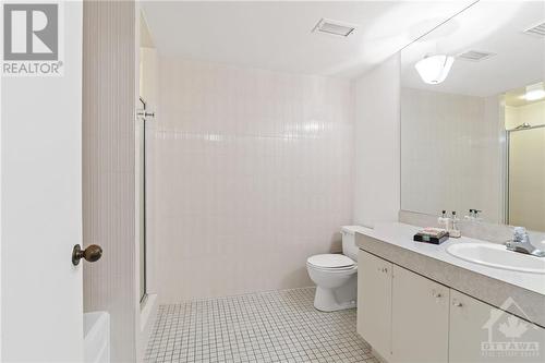 40 Boteler Street Unit#1204, Ottawa, ON - Indoor Photo Showing Bathroom