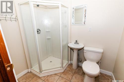 201 Hohman Street, Luseland, SK - Indoor Photo Showing Bathroom