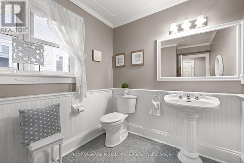 25 Prinyers Cove Cres, Prince Edward County, ON - Indoor Photo Showing Bathroom