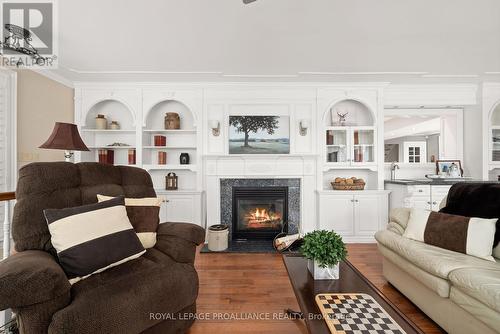 25 Prinyers Cove Crescent, Prince Edward County, ON - Indoor Photo Showing Living Room With Fireplace