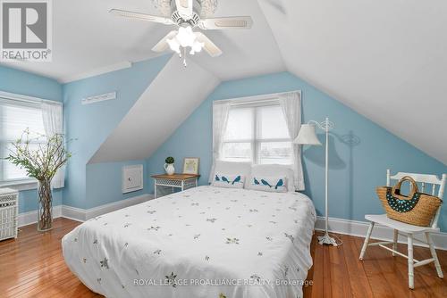 25 Prinyers Cove Crescent, Prince Edward County, ON - Indoor Photo Showing Bedroom