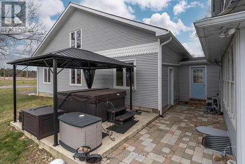 25 Prinyers Cove Cres, Prince Edward County, ON - Outdoor With Deck Patio Veranda With Exterior