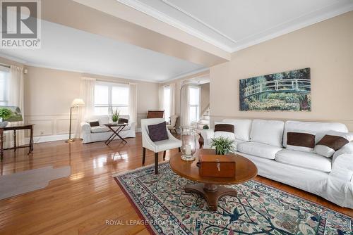25 Prinyers Cove Crescent, Prince Edward County, ON - Indoor Photo Showing Living Room