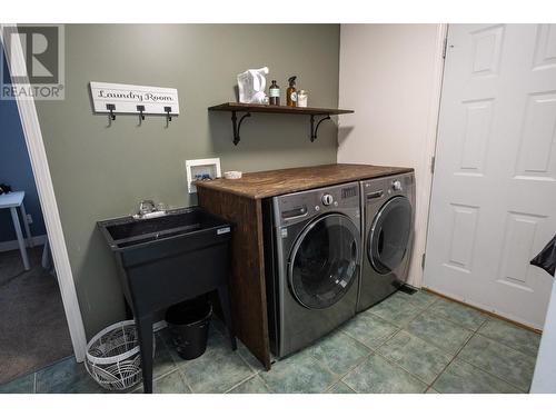 4616 Mcconnell Avenue, Terrace, BC - Indoor Photo Showing Laundry Room