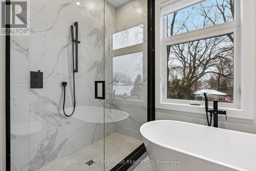 21 Twenty-Ninth Street, Toronto, ON - Indoor Photo Showing Bathroom