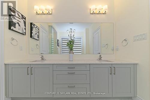 2404 Edward Leaver Tr, Oakville, ON - Indoor Photo Showing Bathroom