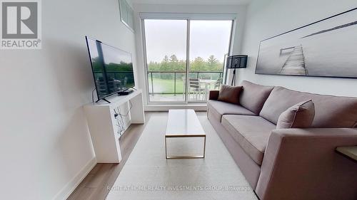 #410 -120 Carrick Tr, Gravenhurst, ON - Indoor Photo Showing Living Room
