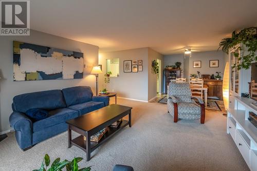 8700 Jubilee Road E Unit# 204, Summerland, BC - Indoor Photo Showing Living Room