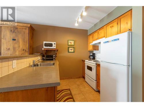 9804 Silver Star Road Unit# 203, Vernon, BC - Indoor Photo Showing Kitchen