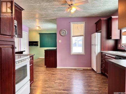 414 6Th Street E, Wynyard, SK - Indoor Photo Showing Kitchen