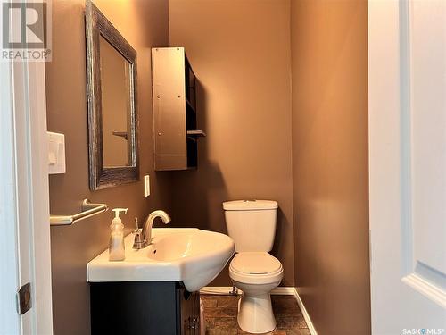 414 6Th Street E, Wynyard, SK - Indoor Photo Showing Bathroom