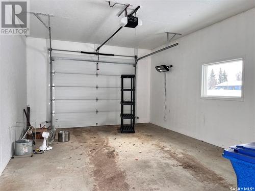 414 6Th Street E, Wynyard, SK - Indoor Photo Showing Garage