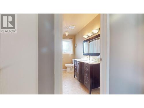 1757 Cypress Road, Quesnel, BC - Indoor Photo Showing Bathroom