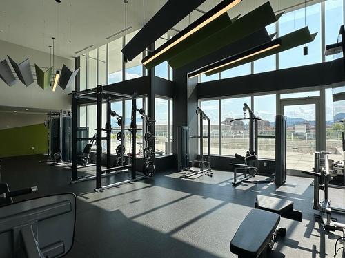 1806-1181 Sunset Drive, Kelowna, BC - Indoor Photo Showing Gym Room