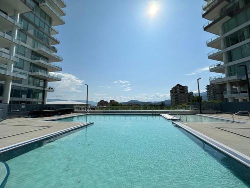 1806-1181 Sunset Drive, Kelowna, BC - Outdoor With In Ground Pool